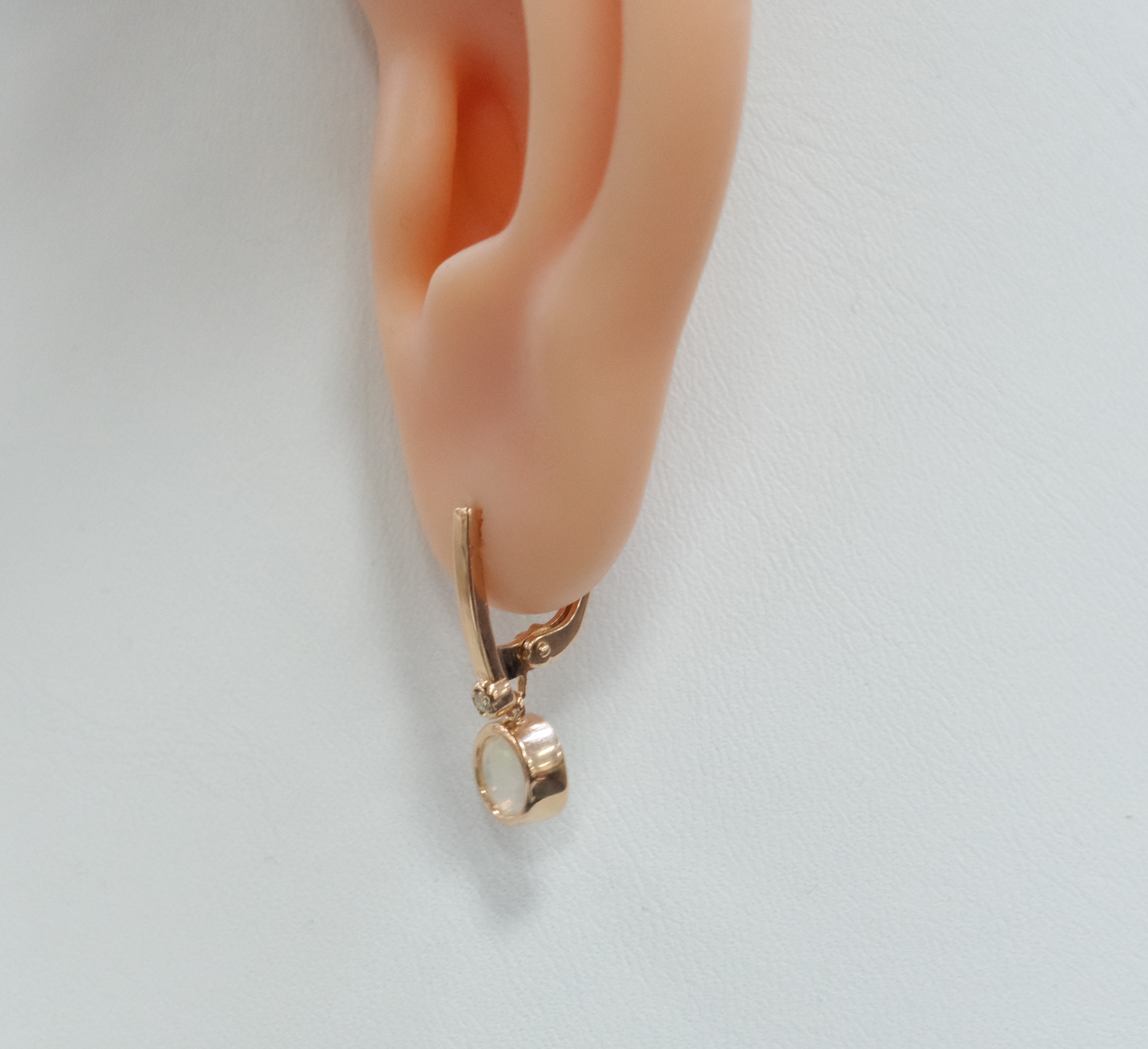 Серебряные серьги с опалами